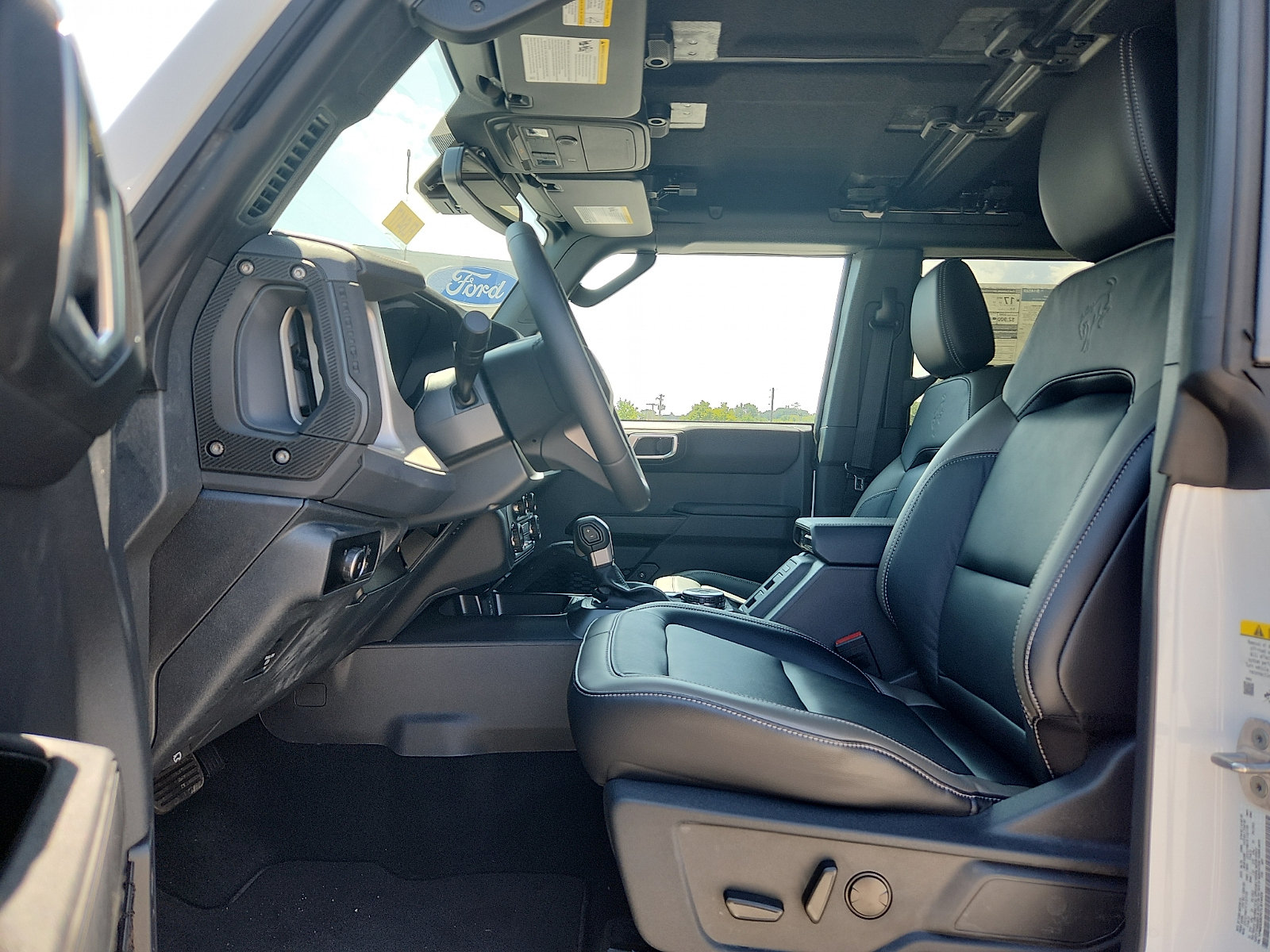 New 2026 Ford Bronco Outer Banks w/ Sasquatch Package AWD/4WD image 9