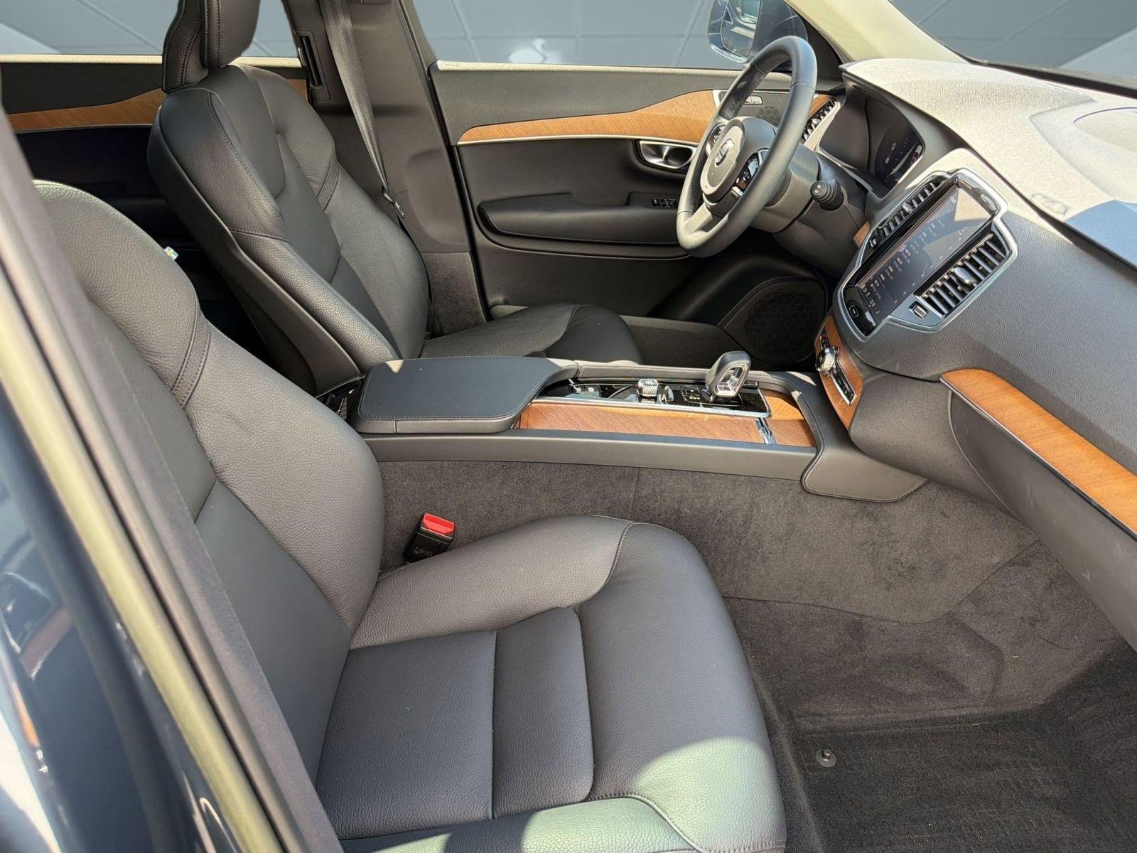 Certified 2023 Volvo XC90 B6 Plus w/ Protection Package Premier AWD/4WD image 30