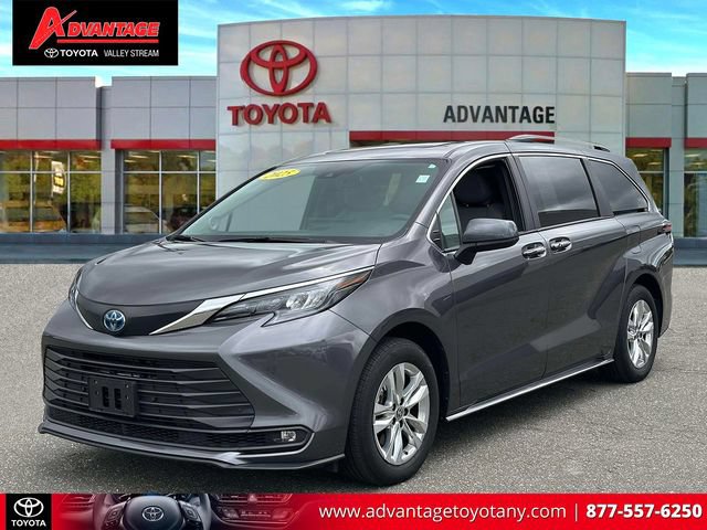 Certified 2025 Toyota Sienna XLE w/ XLE Plus Package AWD/4WD image 4