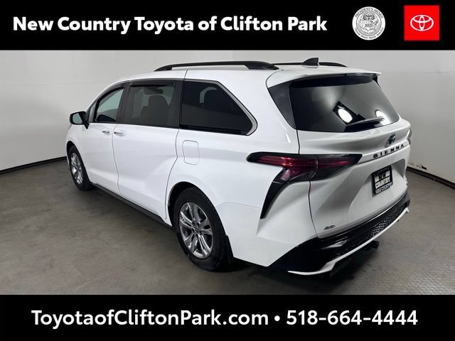 Certified 2023 Toyota Sienna XSE w/ XSE Plus Package AWD/4WD image 5