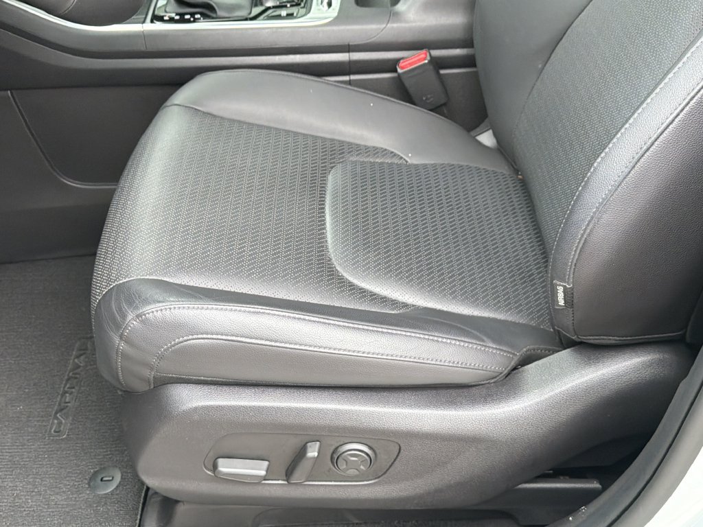 Used 2025 Kia Carnival SX Prestige FWD image 26