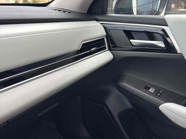Used 2025 Mitsubishi Outlander SEL image 33