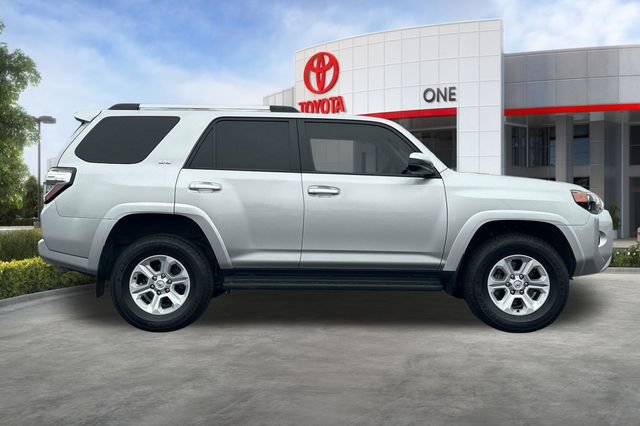 Certified 2024 Toyota 4Runner SR5 AWD/4WD image 3