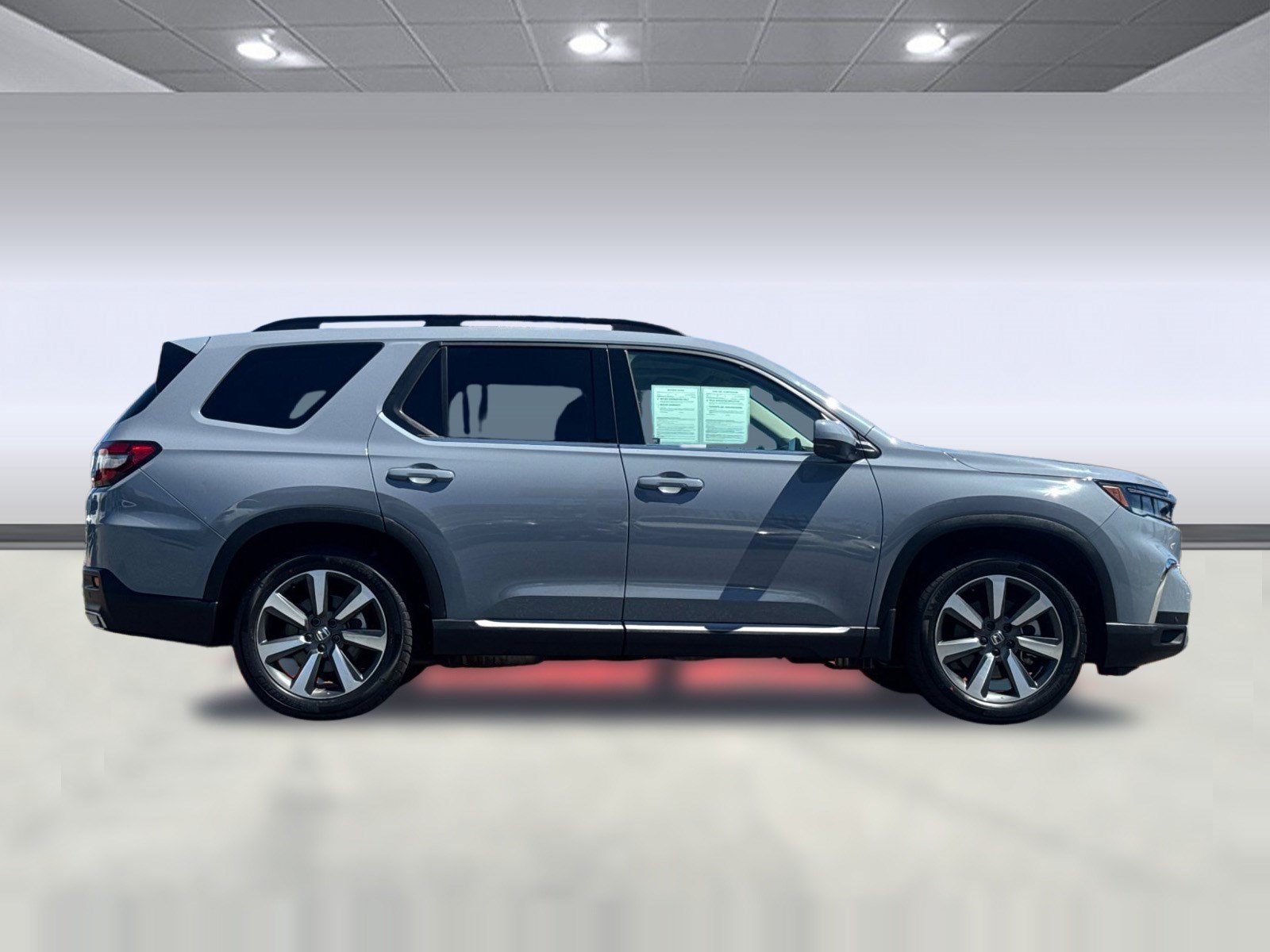 Certified 2025 Honda Pilot Touring image 8
