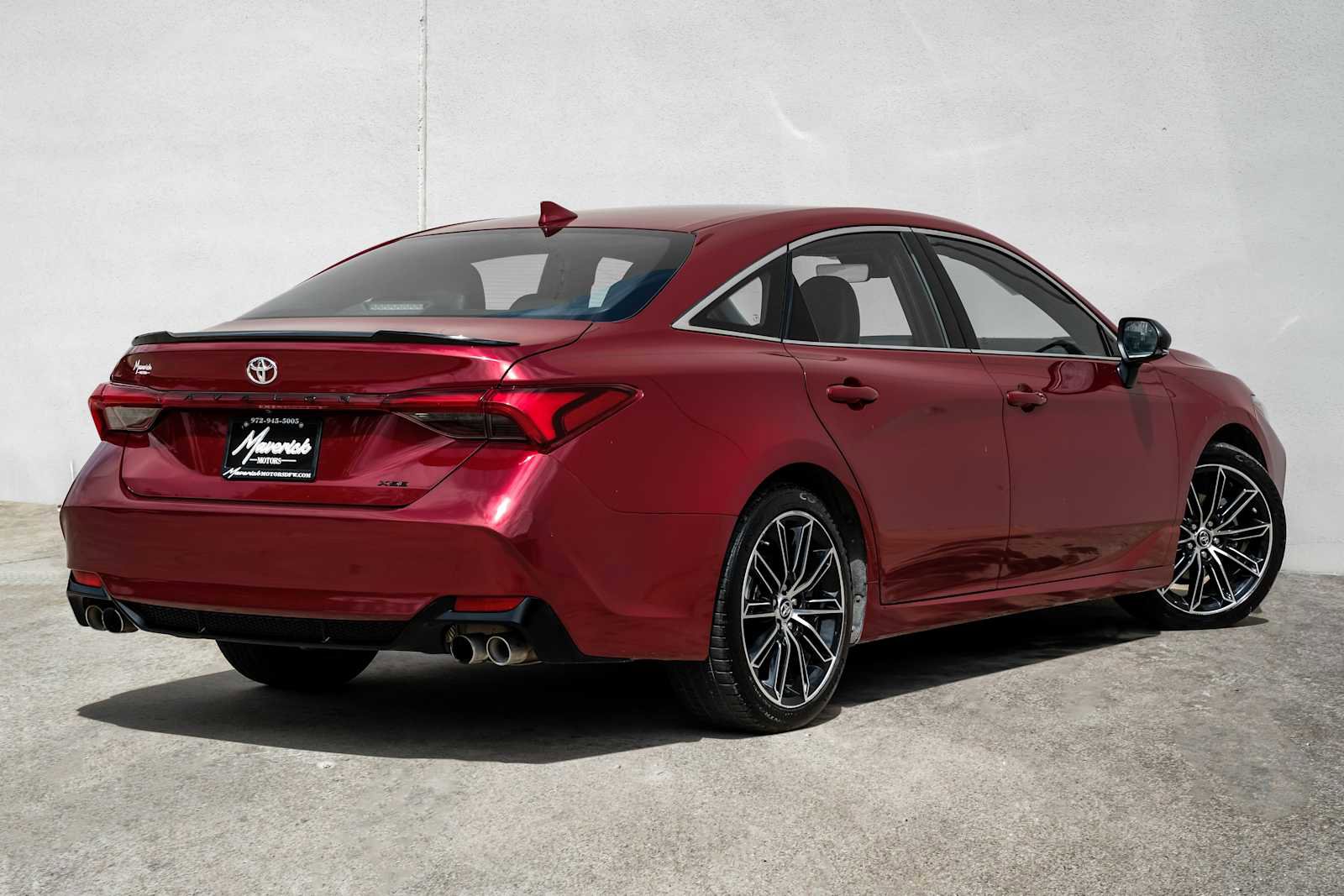 Used 2019 Toyota Avalon XSE image 9