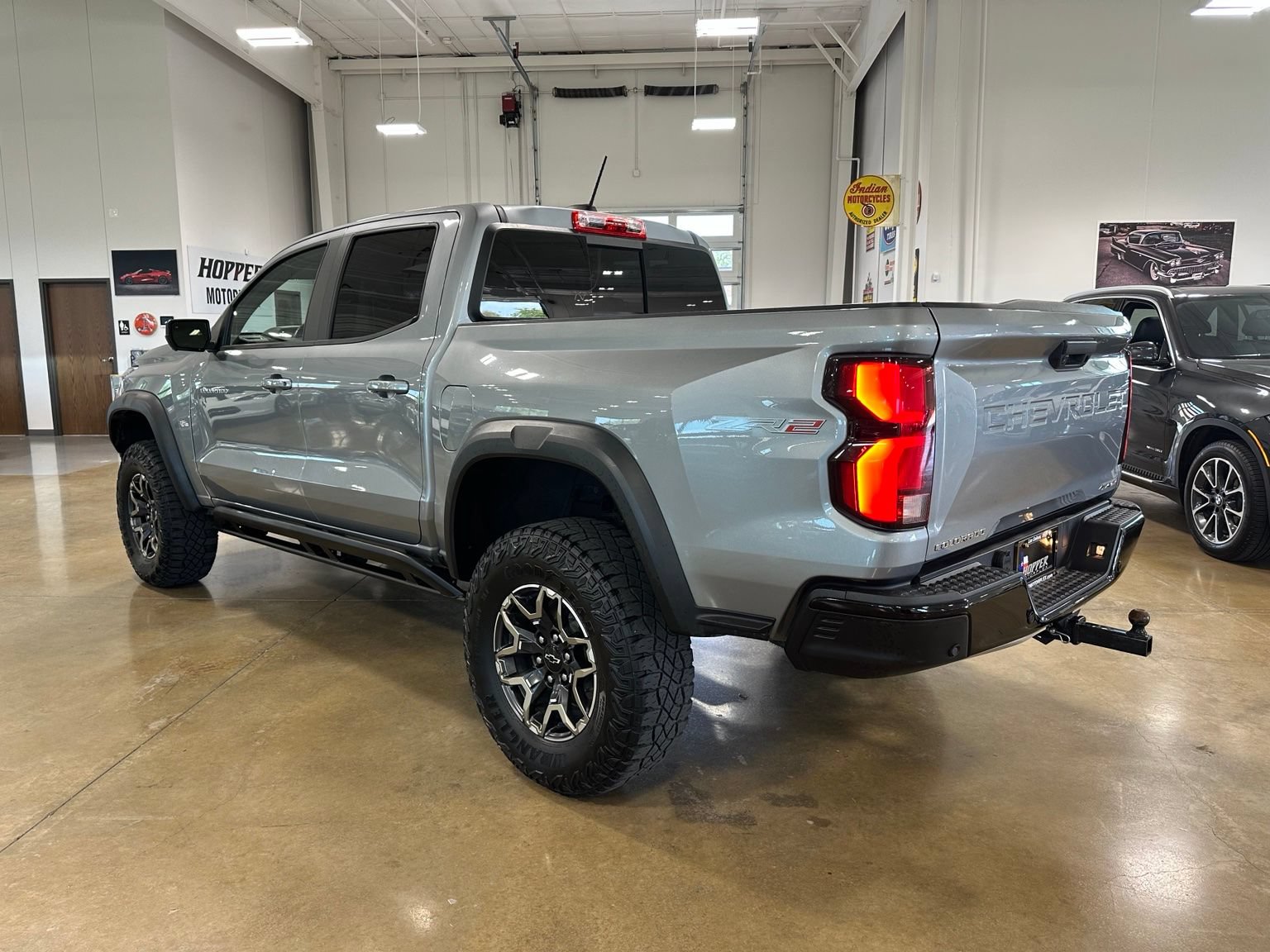 Used 2024 Chevrolet Colorado ZR2 w/ Technology Package AWD/4WD image 6