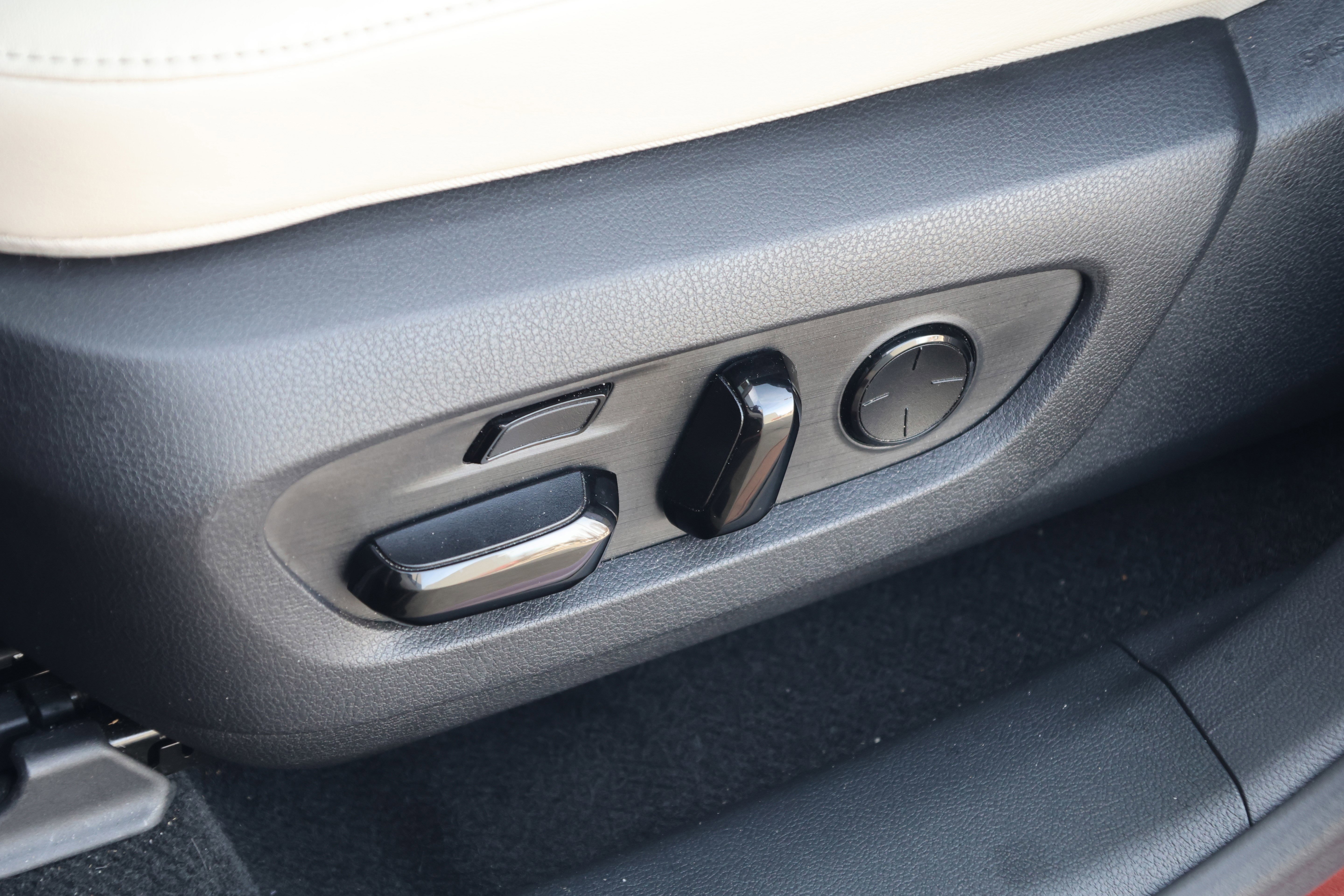 Certified 2023 Lexus RX 350 w/ Accessory Package (Z1) image 33