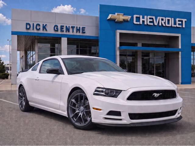 Used 2014 Ford Mustang Coupe RWD image 2