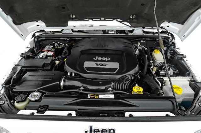 Used 2016 Jeep Wrangler Unlimited Sahara w/ Connectivity Group image 44