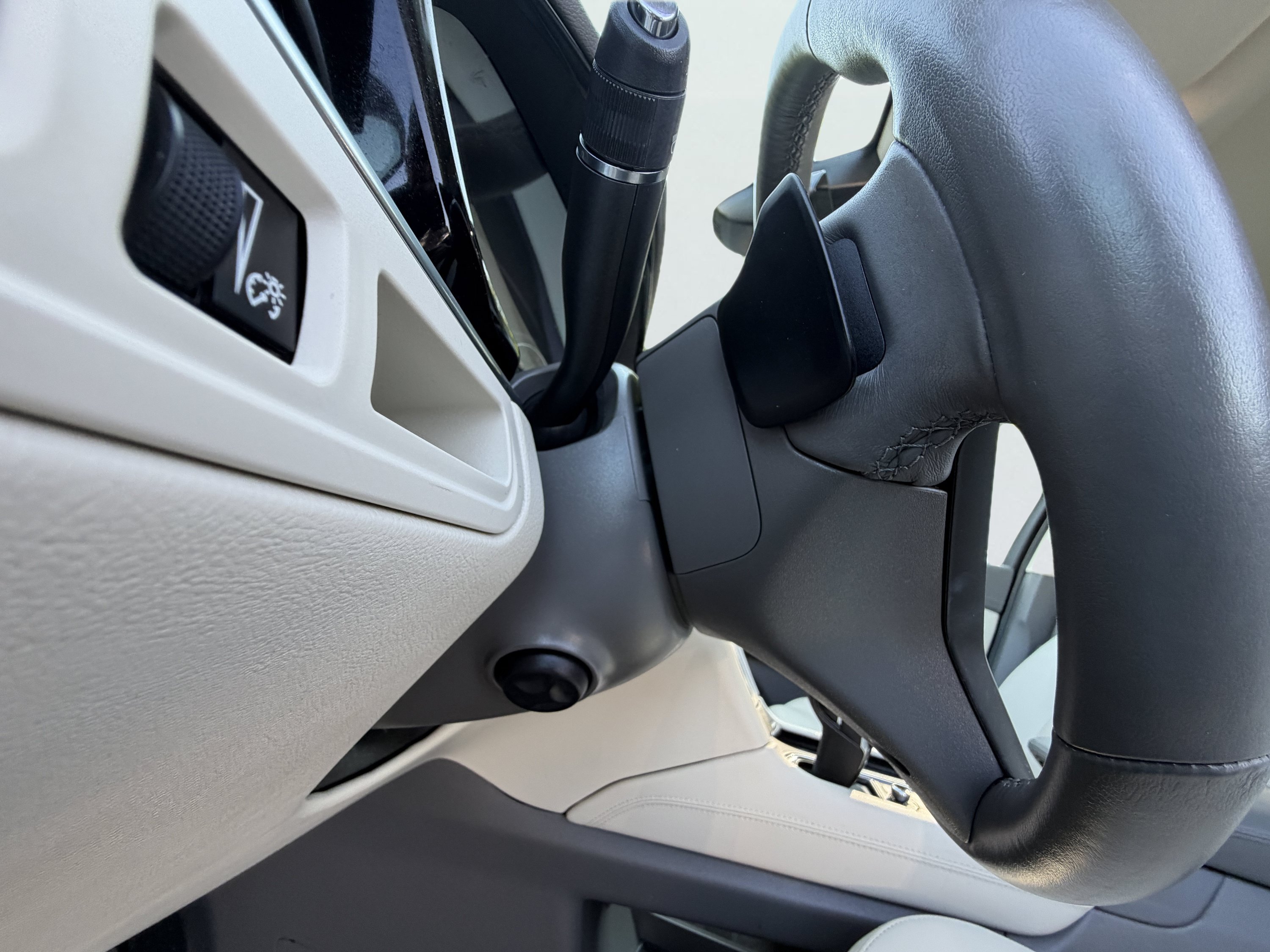 Used 2024 Cadillac XT6 Premium Luxury w/ LPO, Floor Liner Package AWD/4WD image 34