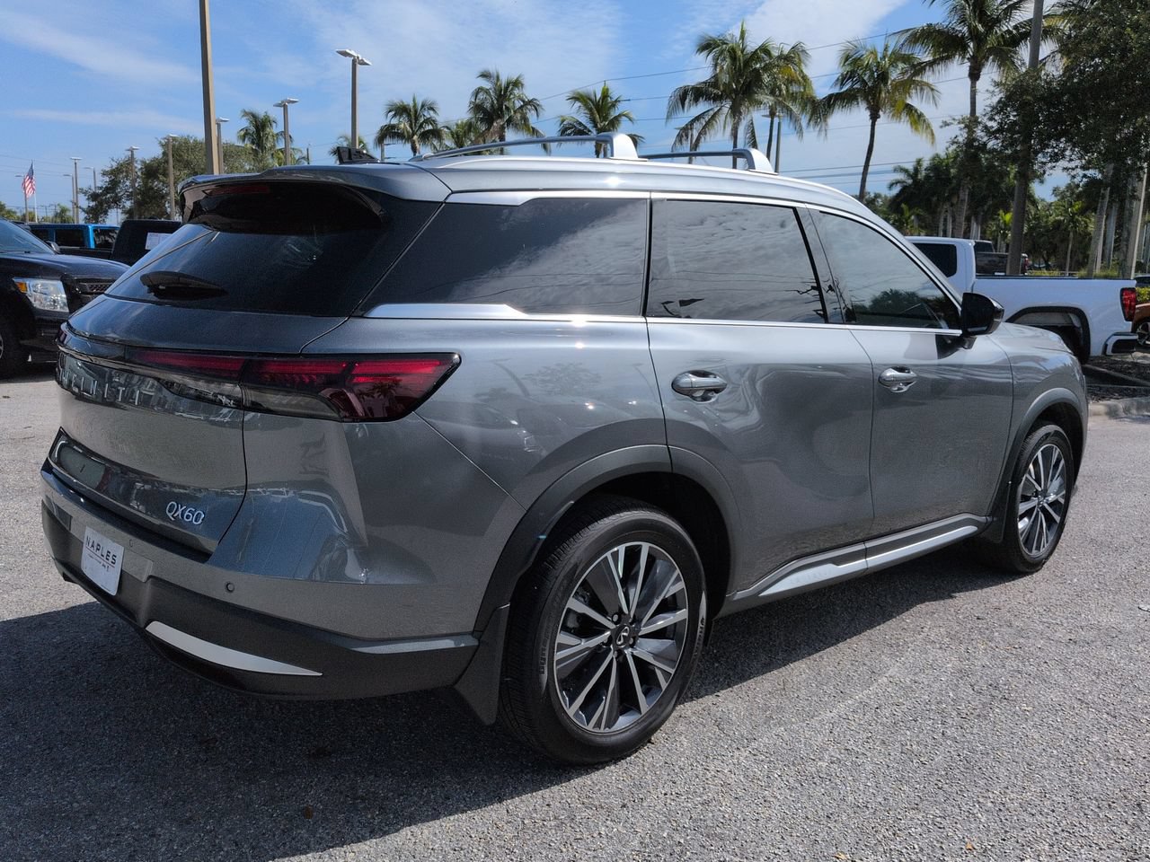 Used 2026 INFINITI QX60 Luxe w/ Cargo Package FWD image 5