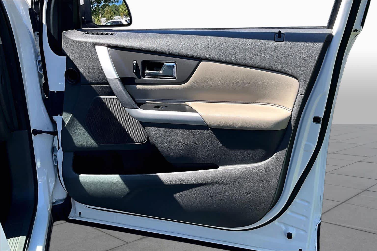 Used 2013 Ford Edge SEL FWD image 23