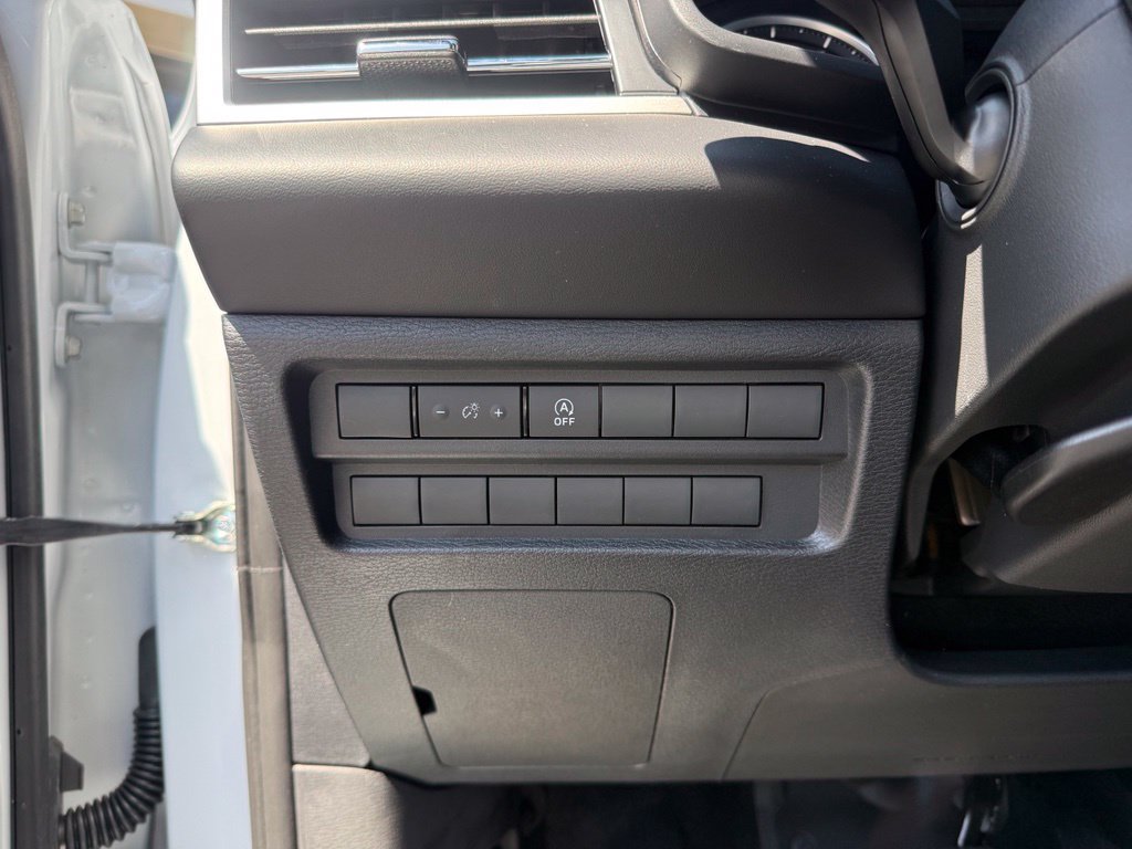 New 2026 Mitsubishi Outlander LE FWD image 30