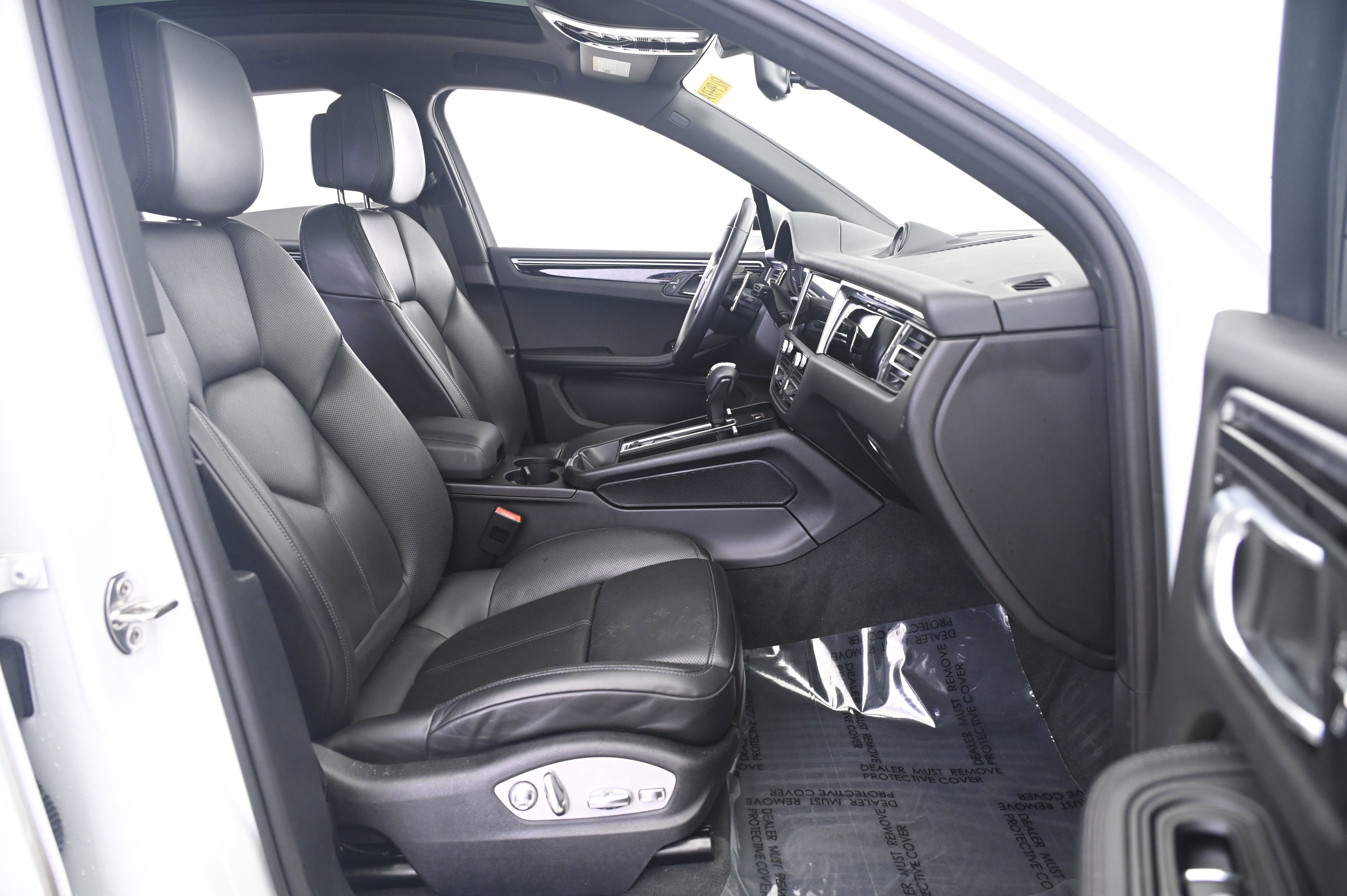 Certified 2022 Porsche Macan image 23