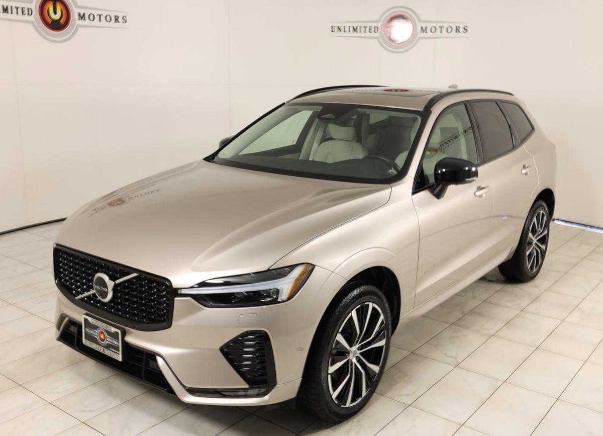 Used 2025 Volvo XC60 B5 Plus w/ Protection Package Premier AWD/4WD image 35