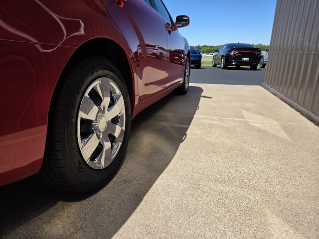Used 2011 Toyota Camry LE FWD image 11