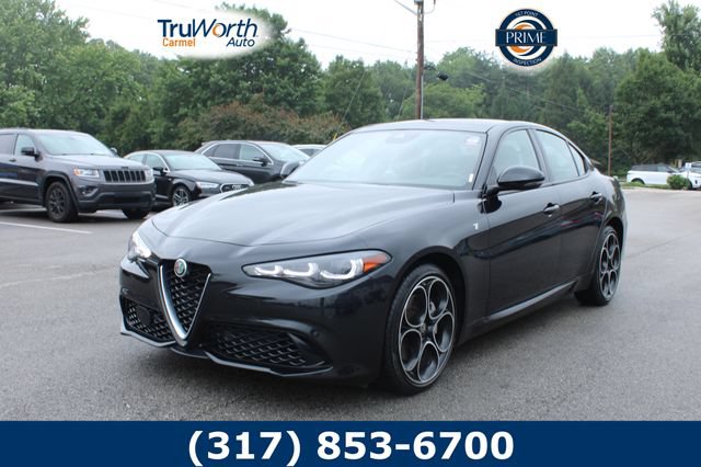 Used 2024 Alfa Romeo Giulia Ti AWD/4WD image 1