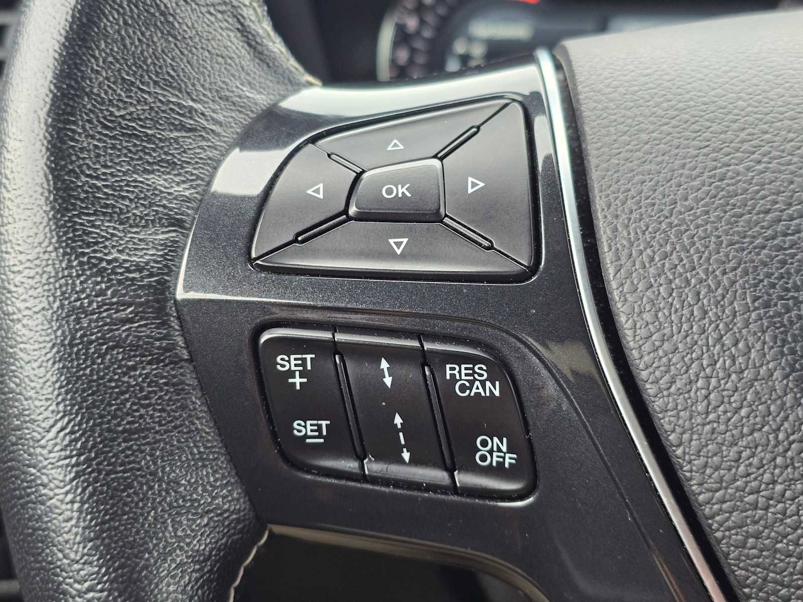 Used 2018 Ford Explorer Platinum image 31