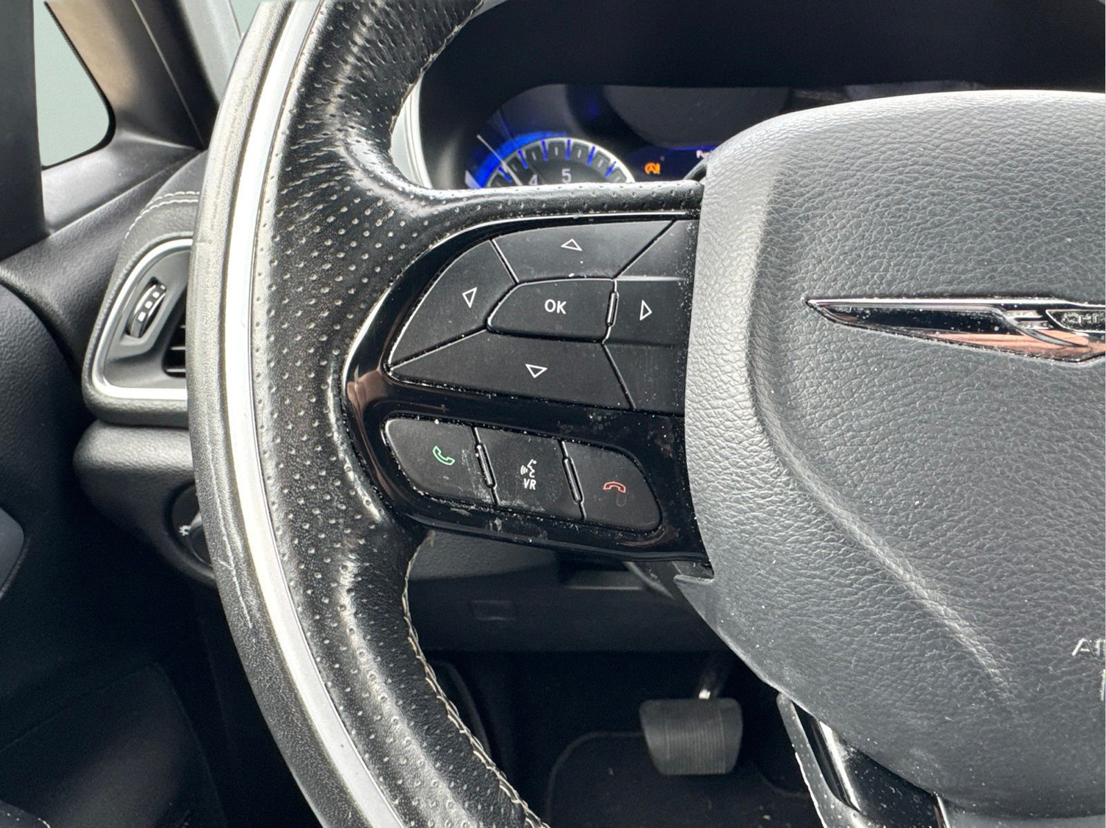 Certified 2020 Chrysler Pacifica Limited FWD image 24