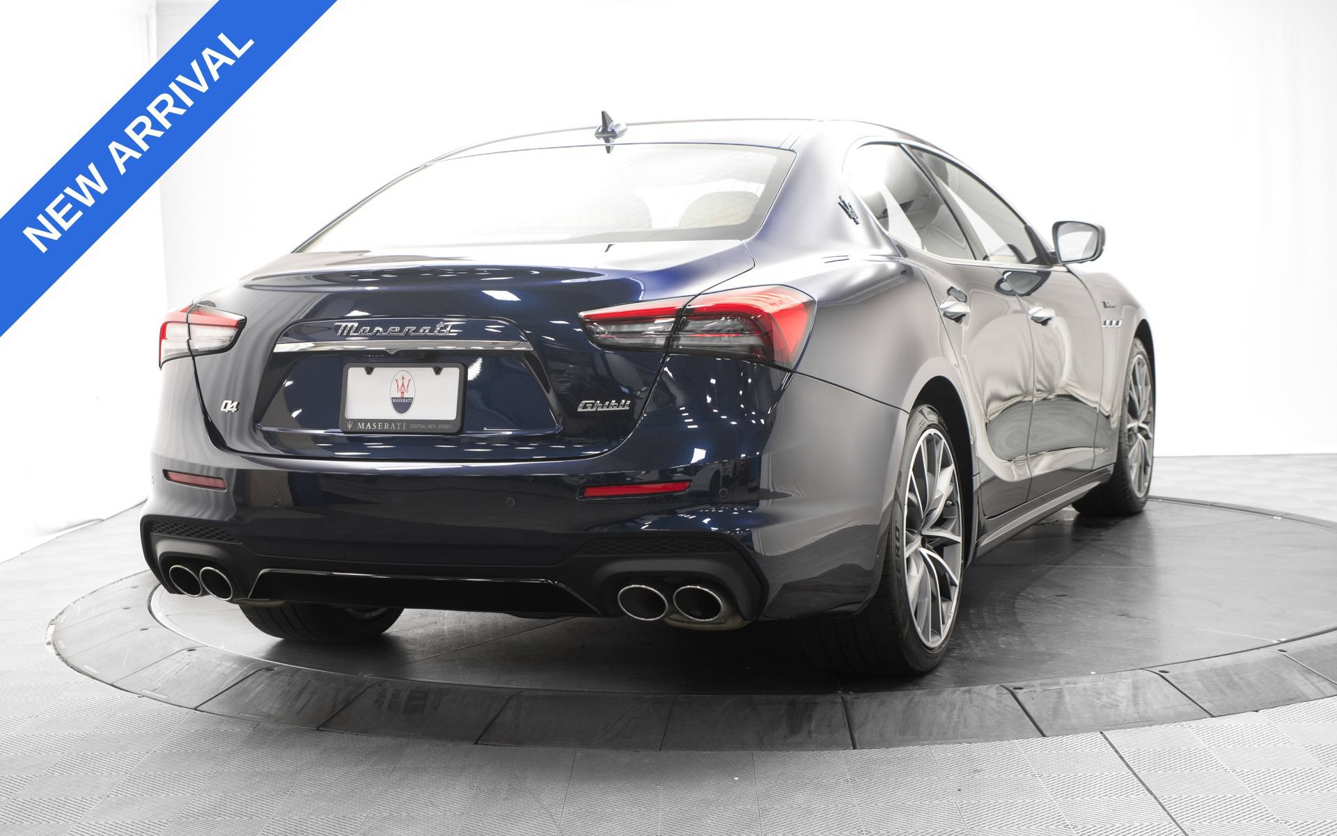 Used 2023 Maserati Ghibli Modena Q4 AWD/4WD image 7