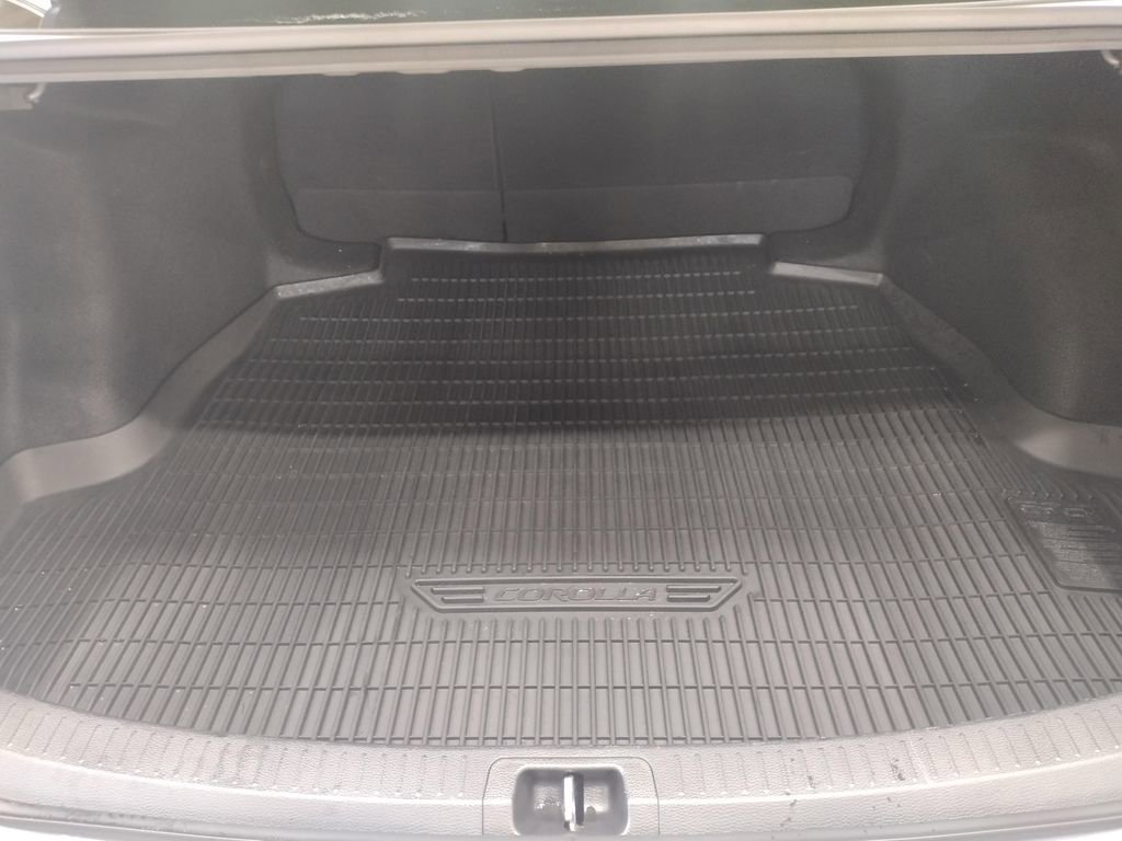 Used 2022 Toyota Corolla XSE FWD image 17