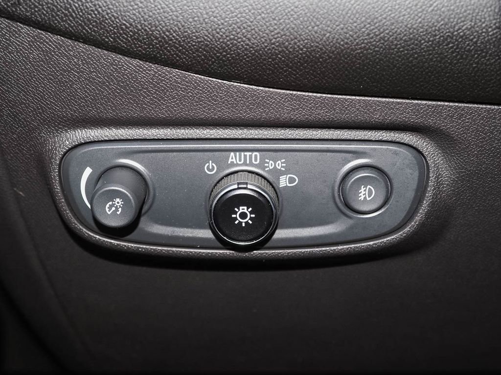 Used 2021 Chevrolet Equinox LT image 27