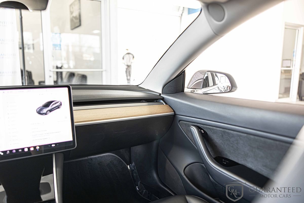 Used 2018 Tesla Model 3 Long Range image 32