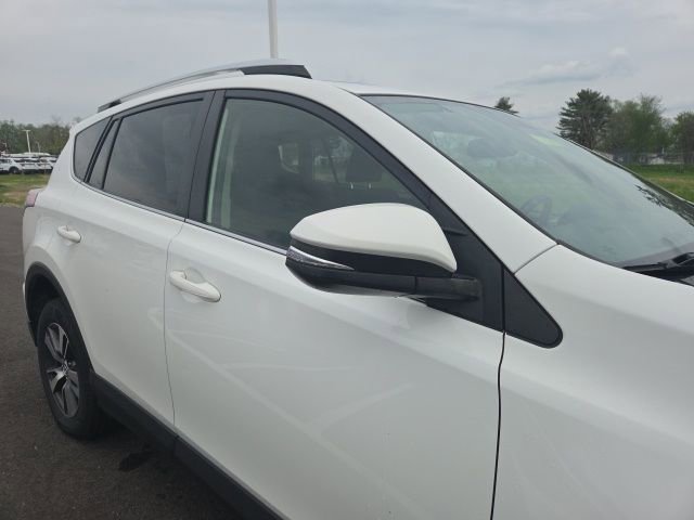 Used 2016 Toyota RAV4 XLE AWD/4WD image 5
