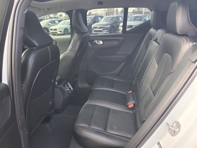 Certified 2024 Volvo XC40 B5 Plus w/ Protection Package Premier image 27