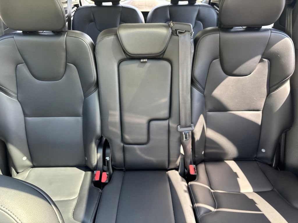 Used 2022 Volvo XC90 T5 Momentum w/ Climate Package AWD/4WD image 32