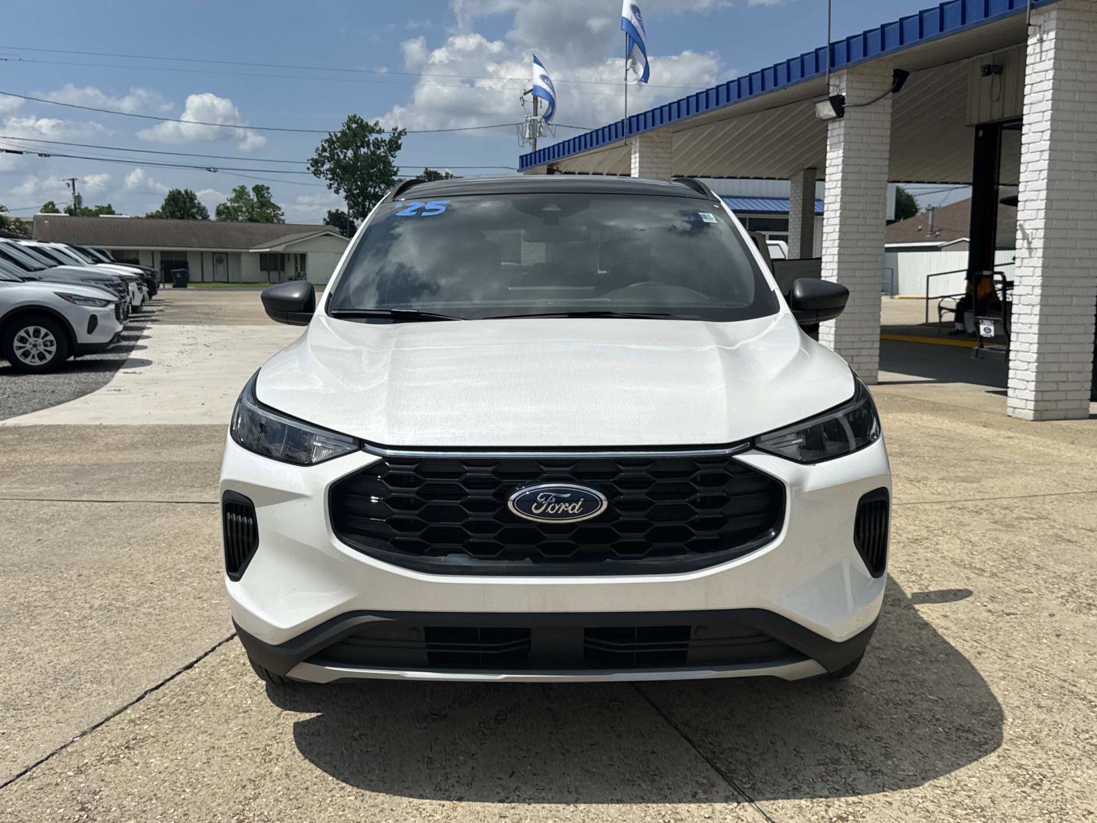 New 2025 Ford Escape ST-Line w/ Equipment Group 301A FWD image 2