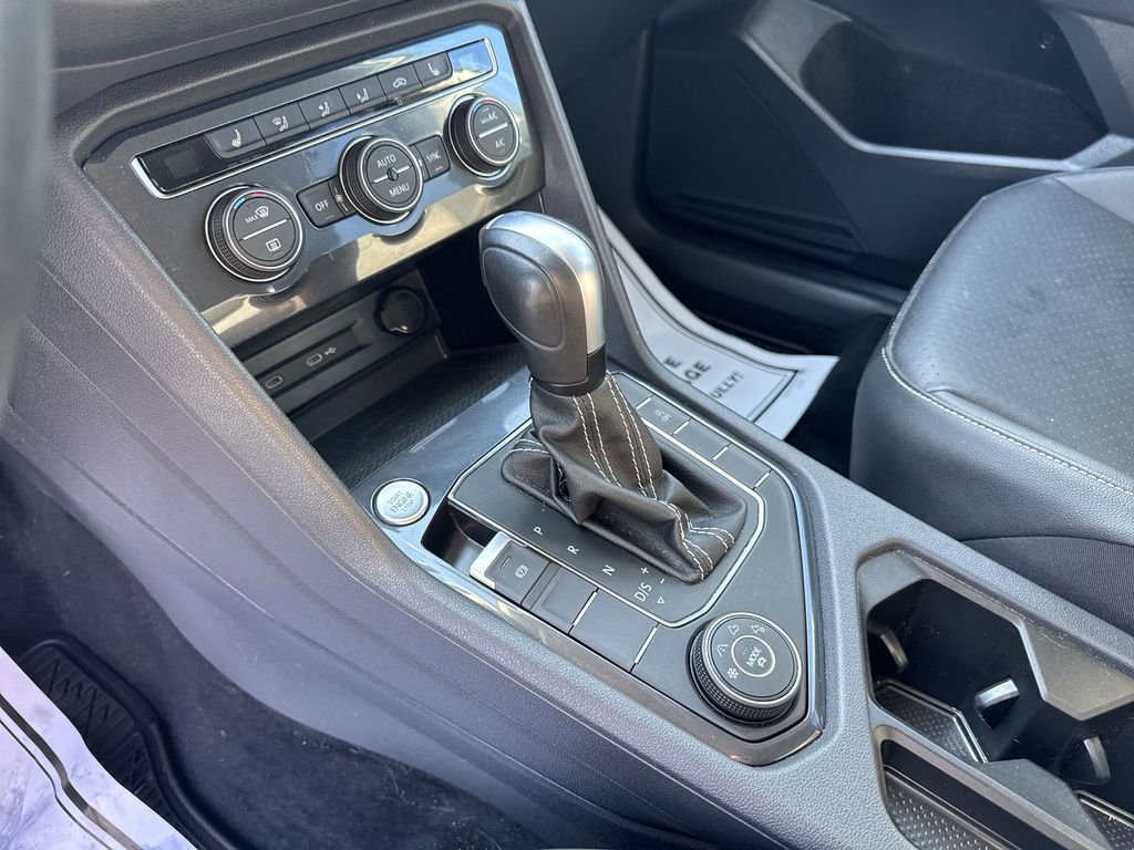 Used 2021 Volkswagen Tiguan SE AWD/4WD image 19