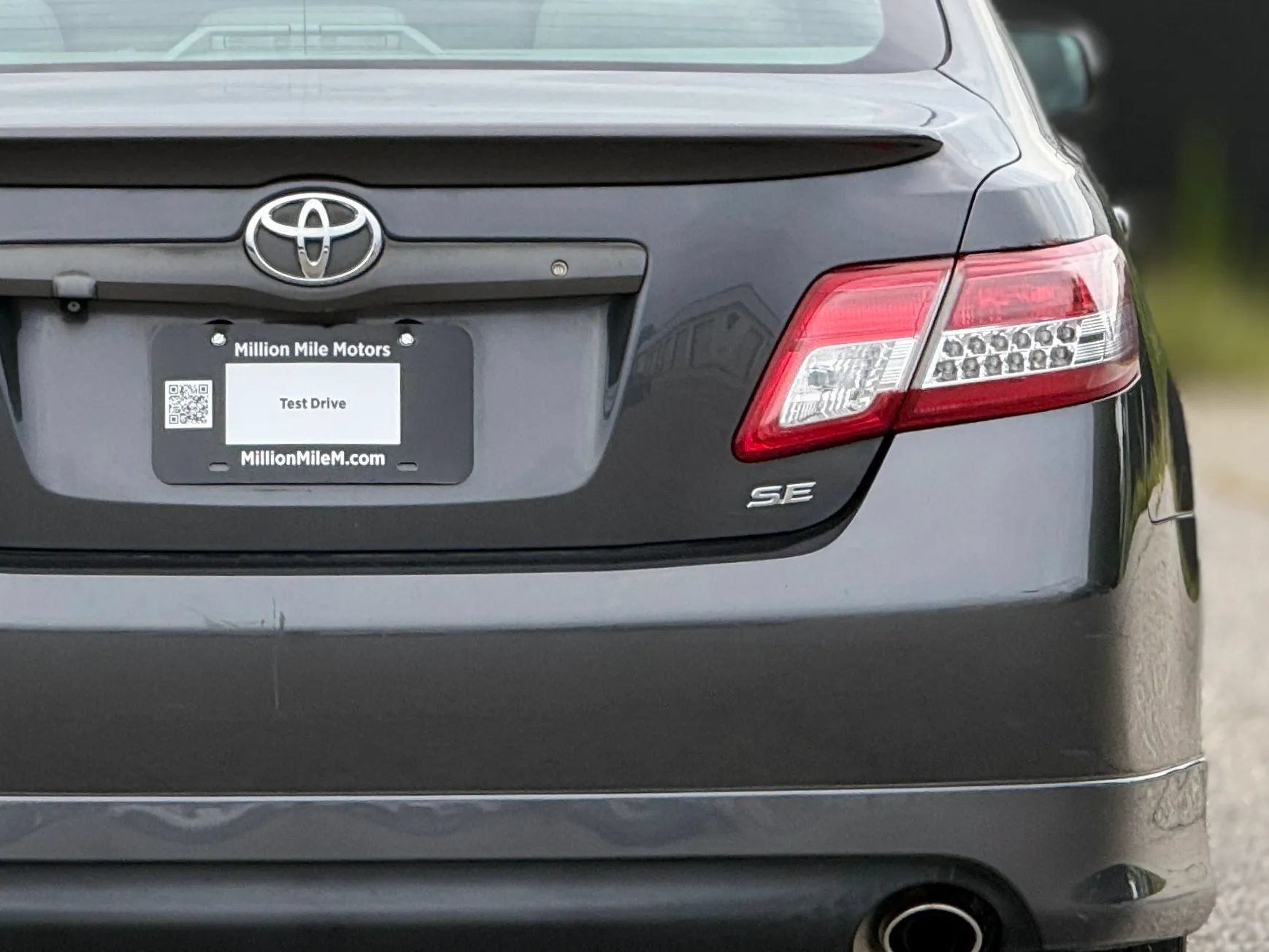 Used 2010 Toyota Camry SE FWD image 14