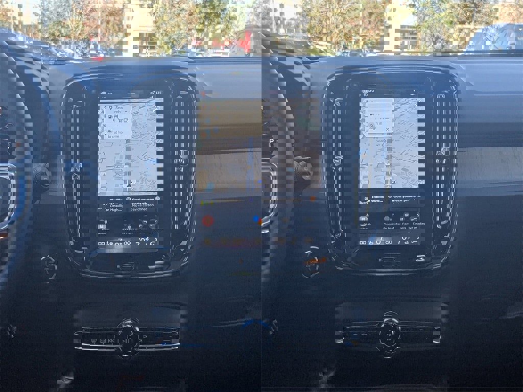 New 2026 Volvo XC40 B4 Core image 22