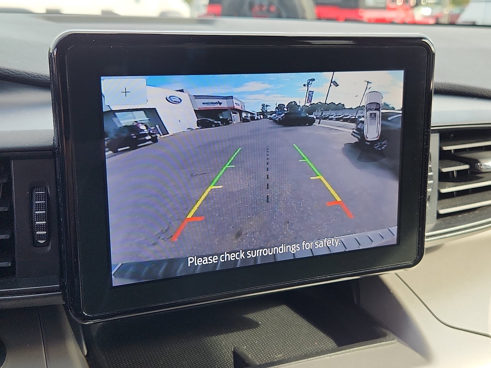 Used 2023 Ford Explorer XLT AWD/4WD image 19
