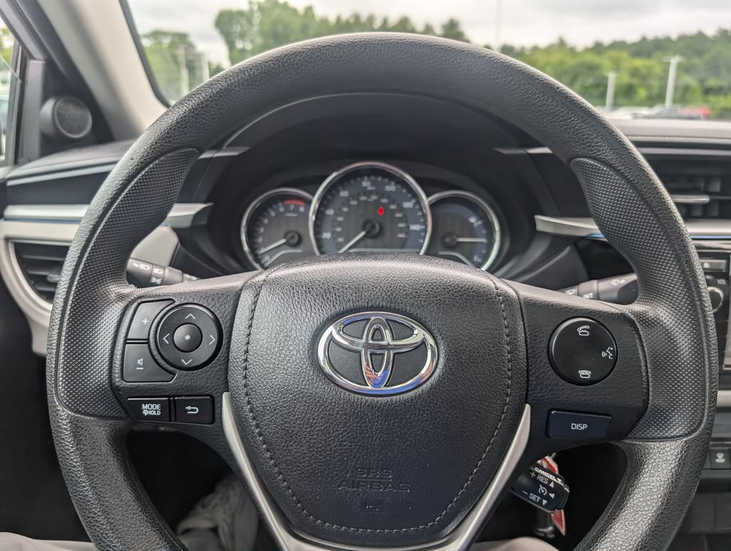 Used 2016 Toyota Corolla LE FWD image 22