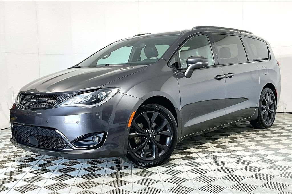Used 2020 Chrysler Pacifica Limited w/ Advanced Safetytec Group FWD image 2