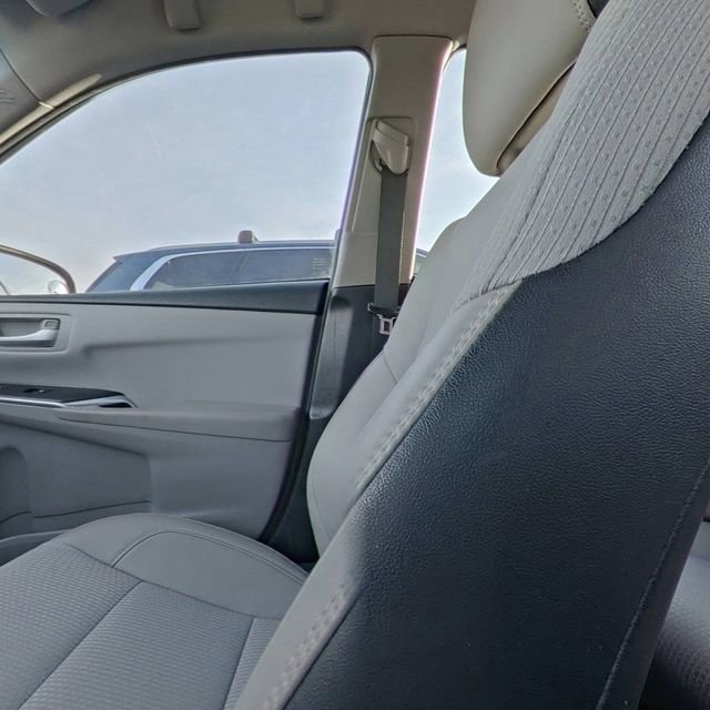 Used 2017 Toyota Camry SE image 24