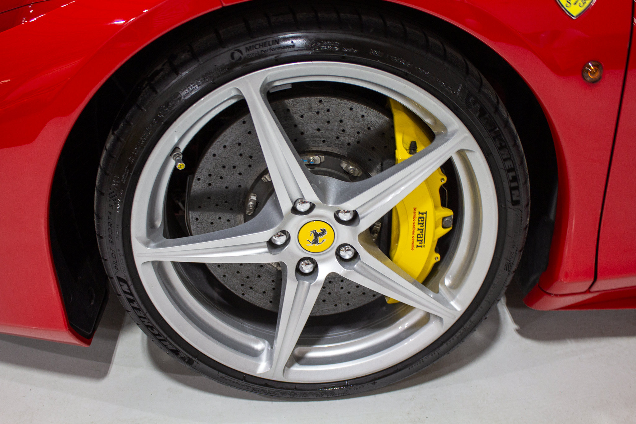 Used 2014 Ferrari 458 Italia Coupe RWD image 37