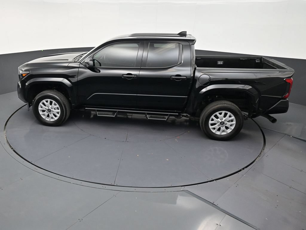 Used 2025 Toyota Tacoma SR AWD/4WD image 13