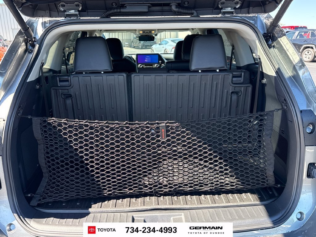 New 2026 Toyota Highlander Platinum AWD/4WD image 13