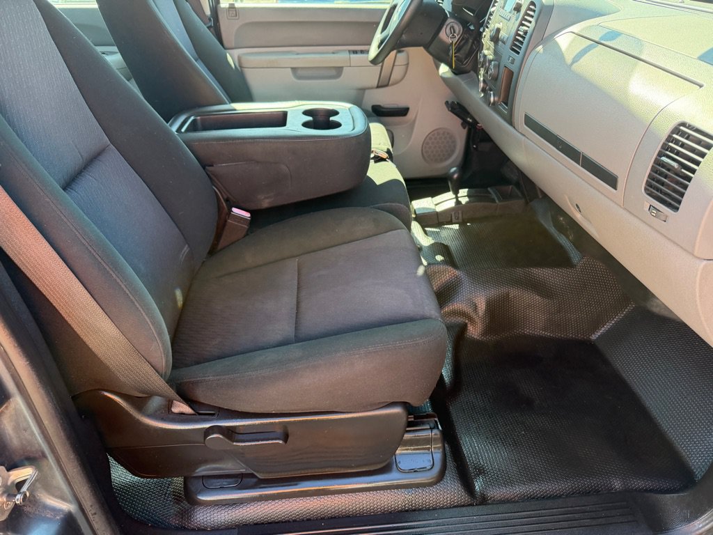 Used 2010 GMC Sierra 1500 W/T AWD/4WD image 11