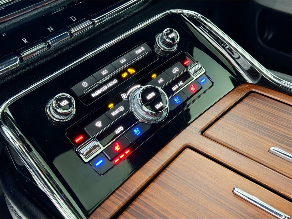 Used 2019 Lincoln Navigator L Reserve image 15