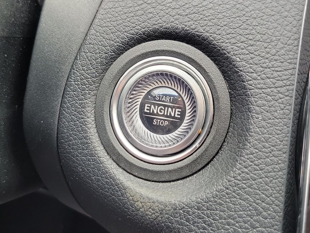 Used 2019 Mercedes-Benz C 300 Sedan image 28