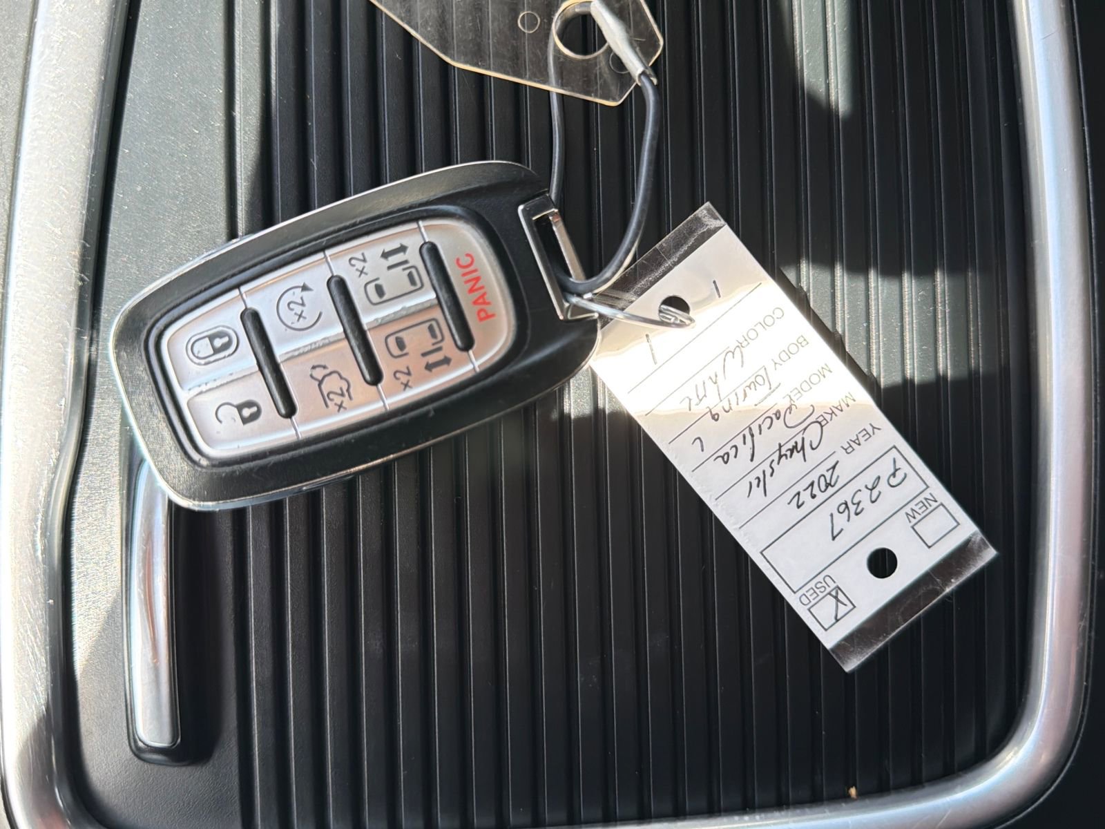 Used 2022 Chrysler Pacifica Touring-L image 30