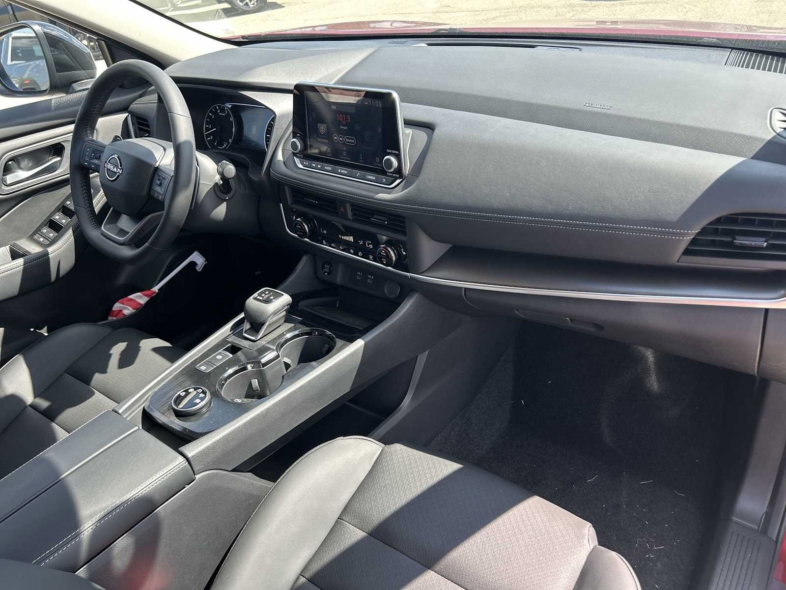 Used 2026 Nissan Rogue Dark Armor AWD/4WD image 22