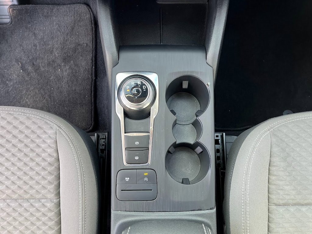 Used 2021 Ford Escape SE w/ SE Sport Appearance Package image 18