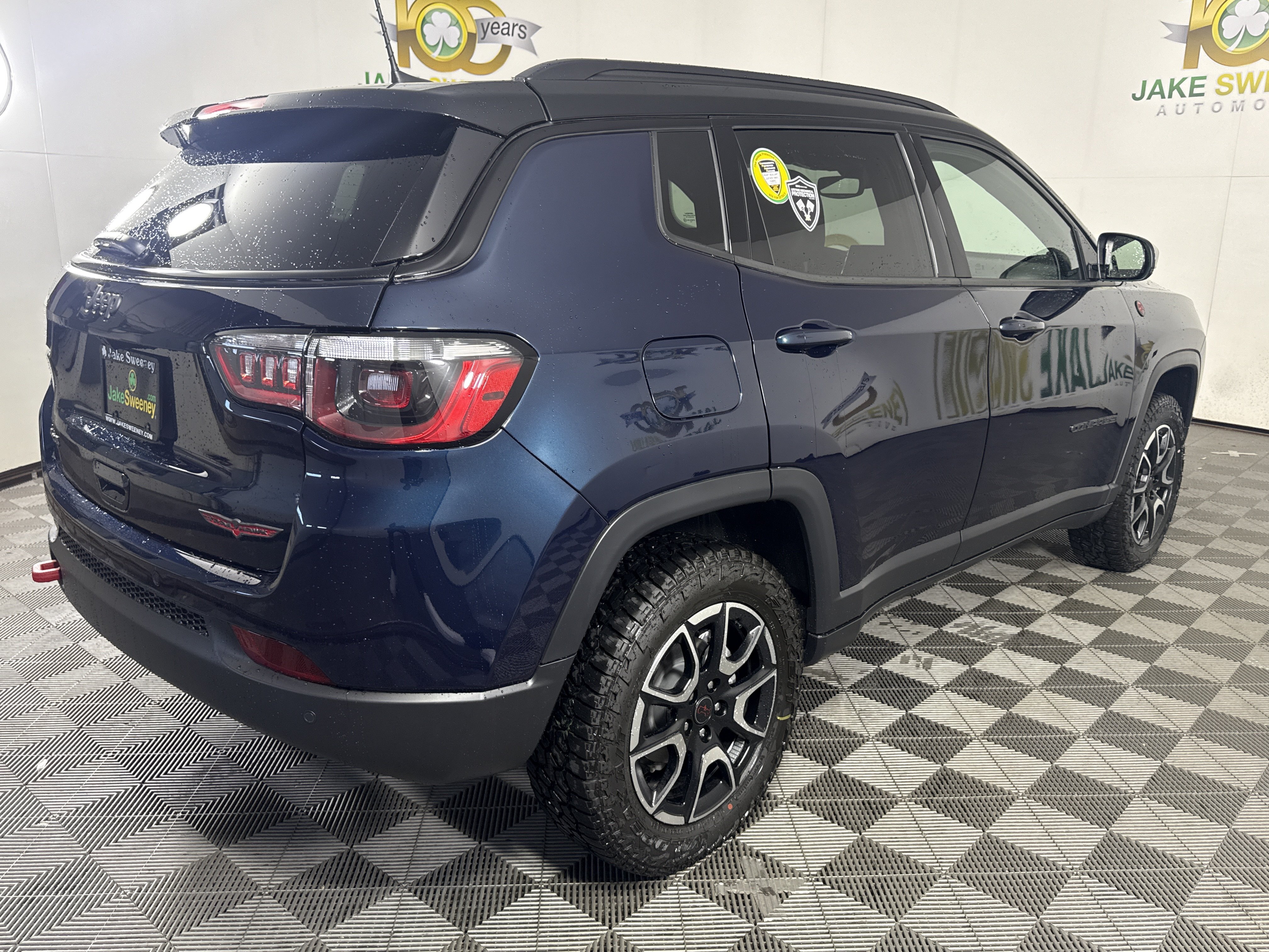 New 2026 Jeep Compass Trailhawk w/ Sun, Sound & Navigation Group AWD/4WD image 10