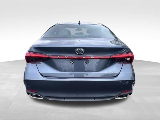 Used 2019 Toyota Avalon XLE w/ Moonroof Package FWD image 6