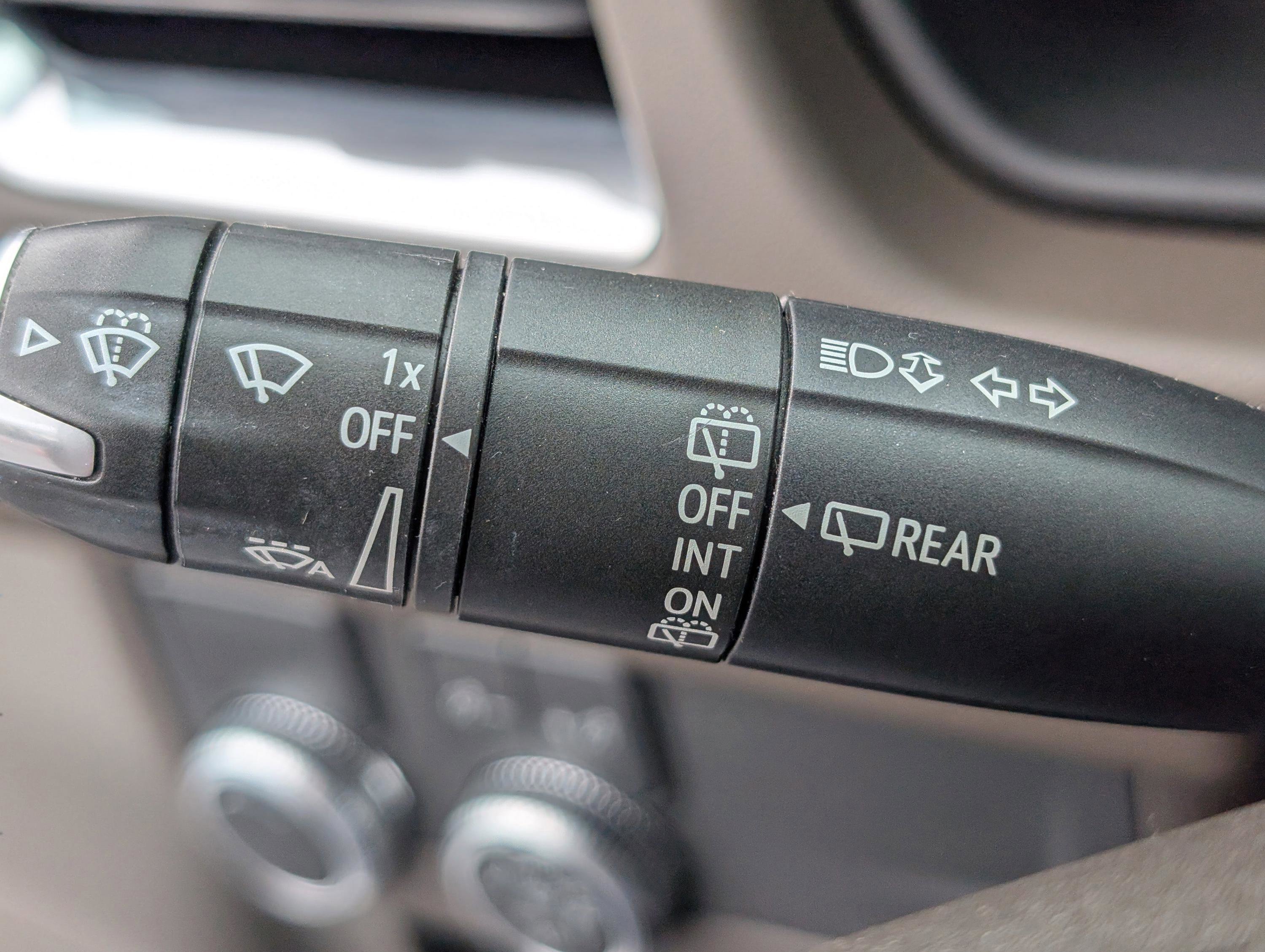 Used 2021 GMC Yukon SLT RWD image 24
